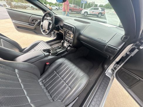 Used 2002 Chevrolet Camaro Z28 w/ SS Performance/Appearance Pkg RWD image 14
