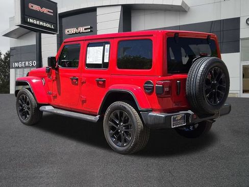 Used 2025 Jeep Wrangler Unlimited Sahara AWD/4WD image 24