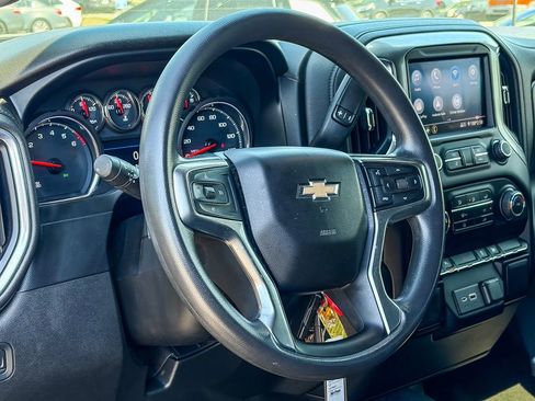 Used 2020 Chevrolet Silverado 1500 LT AWD/4WD image 18