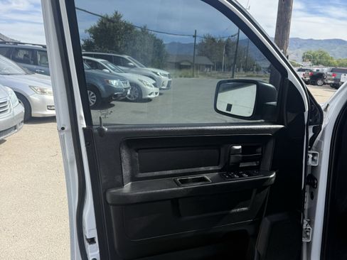 Used 2018 RAM 1500 Express AWD/4WD image 17