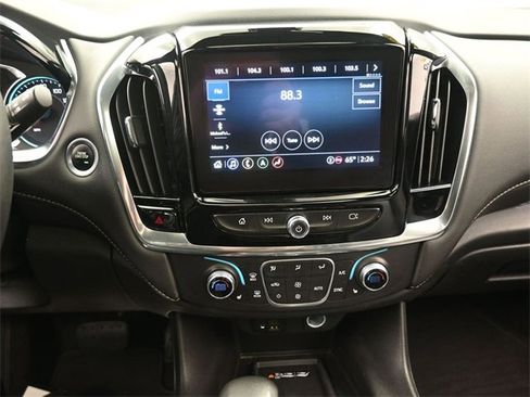 Used 2023 Chevrolet Traverse LT w/ LT Premium Package image 10