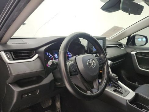 Used 2022 Toyota RAV4 LE FWD image 12