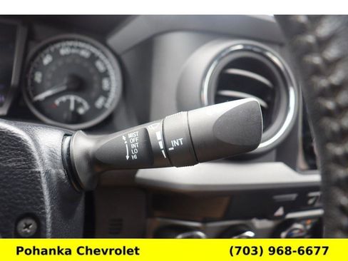 Used 2019 Toyota Tacoma TRD Sport AWD/4WD image 11