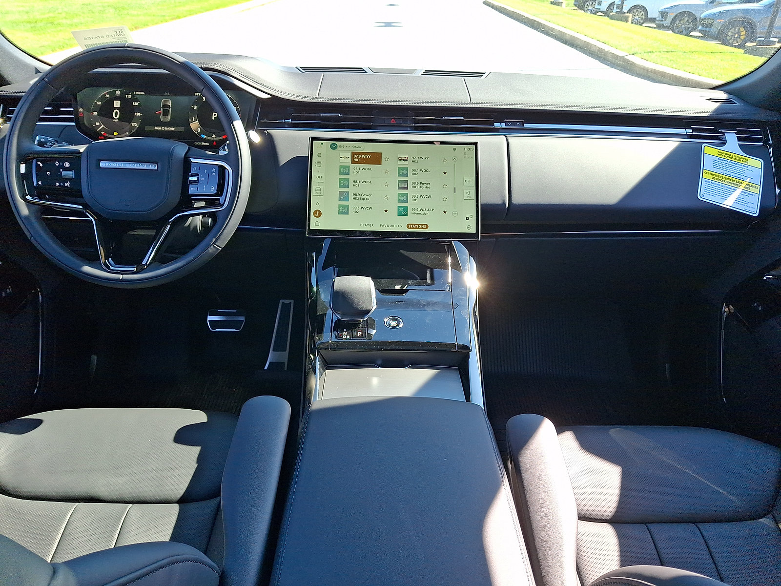 New 2027 Land Rover Range Rover Sport Dynamic SE AWD/4WD image 3