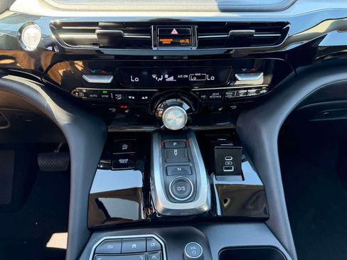 Certified 2024 Acura MDX SH-AWD w/ Technology Package image 21