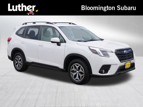 Used 2023 Subaru Forester Premium AWD/4WD image 1