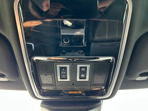 Used 2019 Land Rover Range Rover Velar R-Dynamic SE AWD/4WD image 59