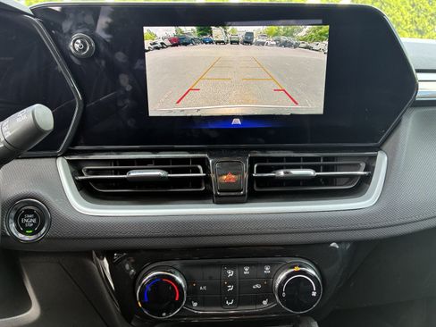 Used 2024 Chevrolet TrailBlazer LT w/ LT Cold Weather Package FWD image 31