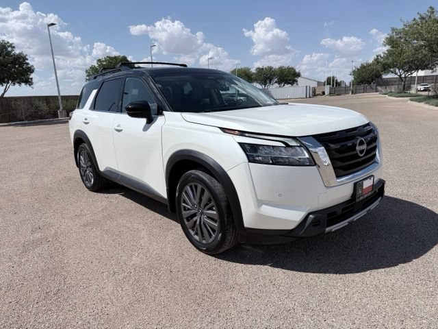 Used 2023 Nissan Pathfinder SL w/ SL Premium Package FWD image 4
