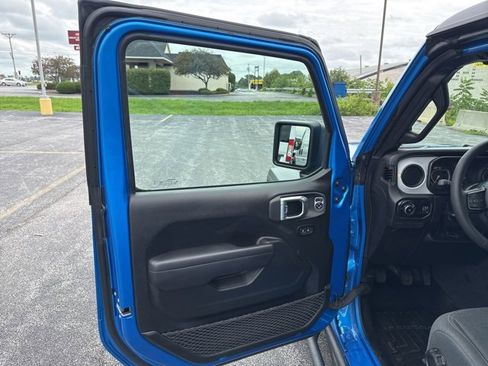 Used 2024 Jeep Wrangler Sport S image 17