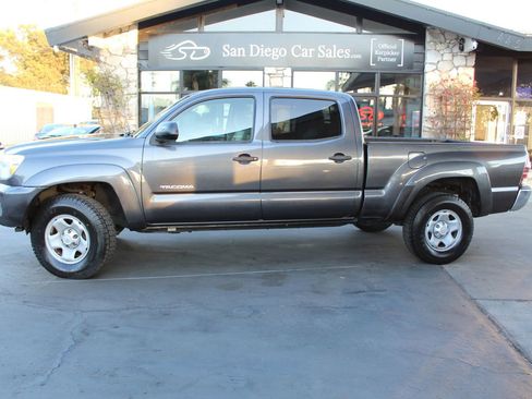 Used 2013 Toyota Tacoma PreRunner w/ SR5 Pkg RWD image 2