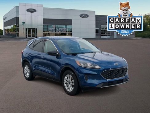 Used 2022 Ford Escape SE w/ Cold Weather Package image 2