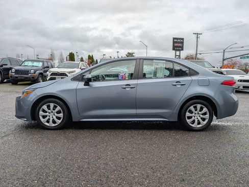 Used 2023 Toyota Corolla LE image 6