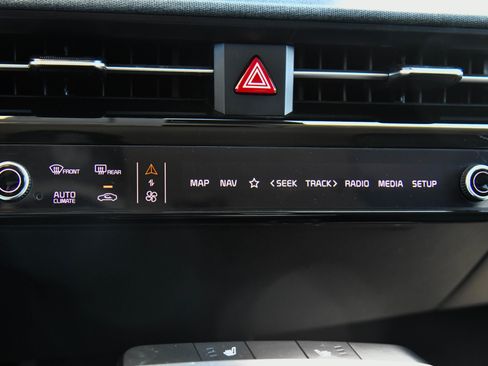 Used 2024 Kia EV6 Light RWD image 32