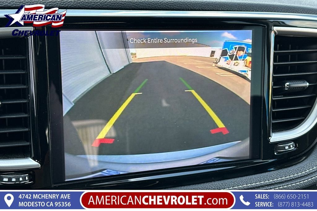 Used 2023 Chrysler Pacifica Touring-L FWD image 27