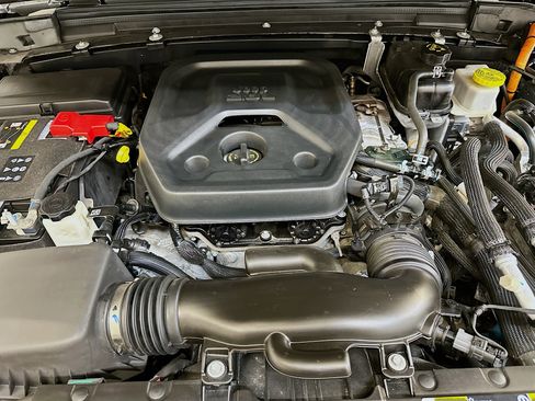 Used 2023 Jeep Wrangler Sahara w/ Cold Weather Group image 34