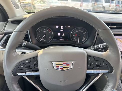 Used 2023 Cadillac XT6 Premium Luxury w/ Technology Package image 28