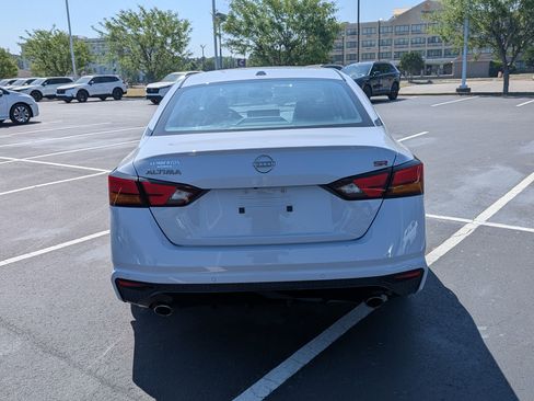 Used 2025 Nissan Altima 2.5 SR w/ SR Premium Package image 4