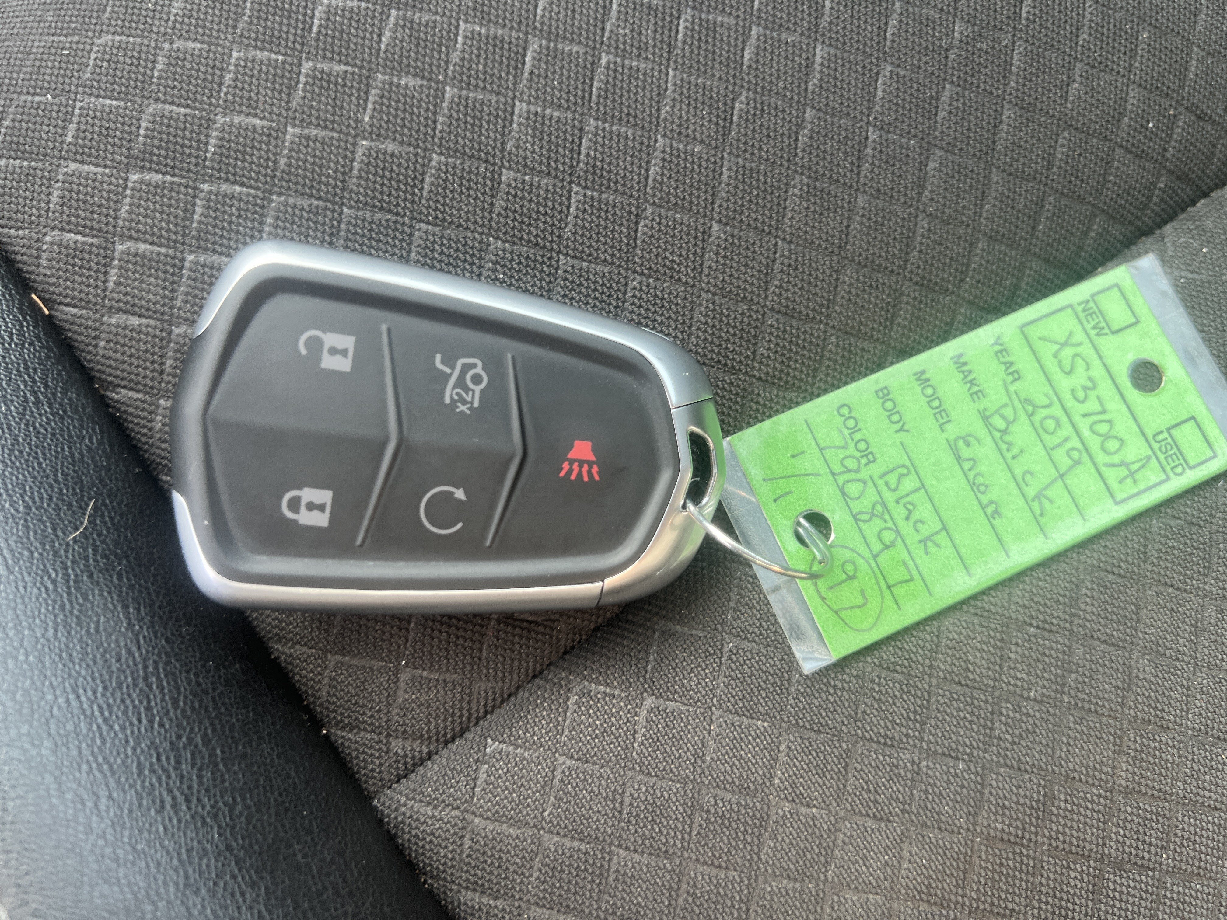 Used 2019 Buick Encore Sport Touring AWD/4WD image 29