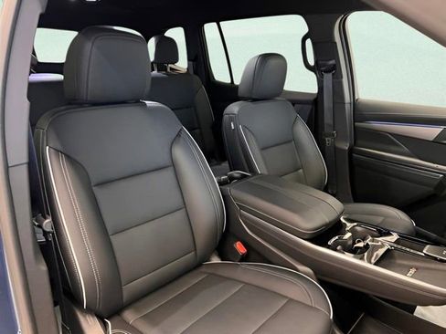 Used 2025 Buick Enclave Preferred image 16