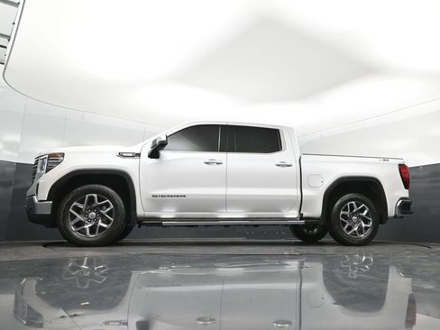 Used 2023 GMC Sierra 1500 SLT w/ SLT Convenience Package AWD/4WD image 33