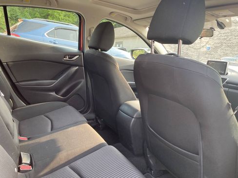 Used 2016 MAZDA MAZDA3 i Touring FWD image 19