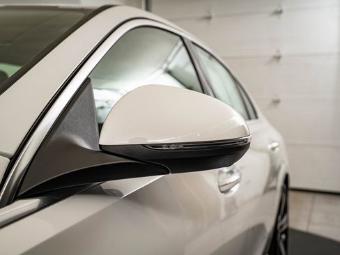 Certified 2025 Mercedes-Benz C 300 4MATIC Sedan image 17