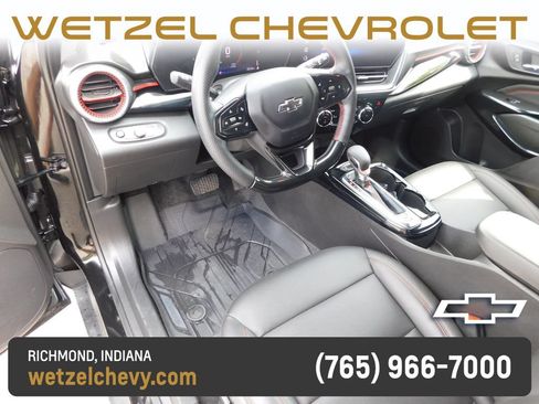 Used 2026 Chevrolet Trax RS FWD image 14
