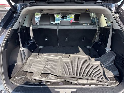 Certified 2024 Toyota Highlander XLE FWD image 49