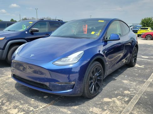 Used 2022 Tesla Model Y Long Range AWD/4WD image 3