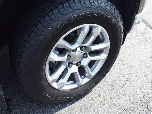 Used 2023 Chevrolet Silverado 1500 LT AWD/4WD image 9