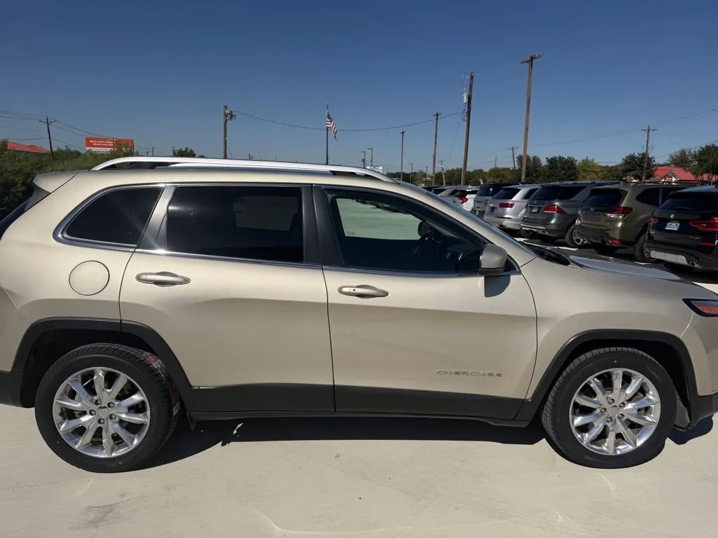 Used 2015 Jeep Cherokee Limited FWD image 4
