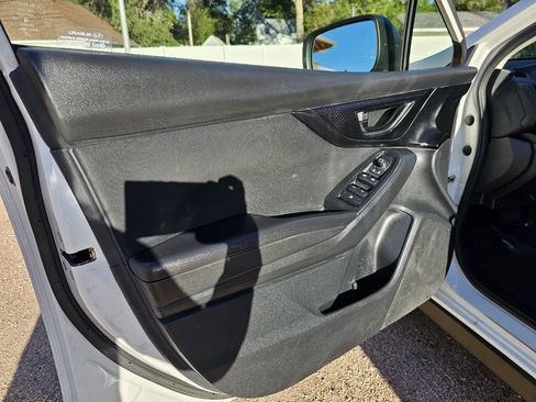 Used 2021 Subaru Crosstrek 2.0i image 9