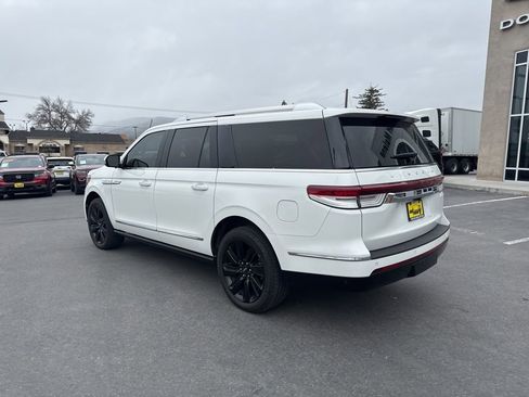 Used 2022 Lincoln Navigator L Reserve AWD/4WD image 7