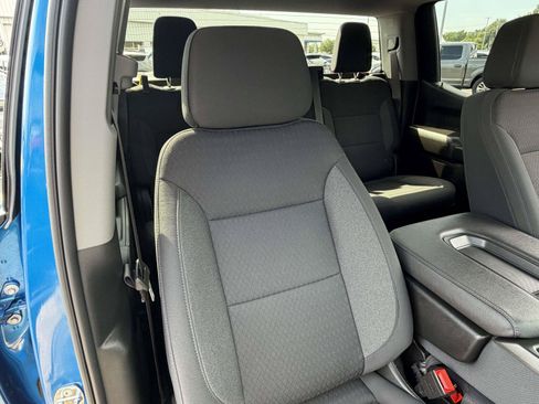 Used 2022 Chevrolet Silverado 1500 Custom AWD/4WD image 28