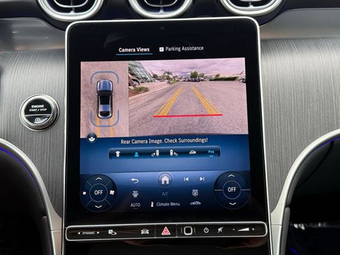 Used 2025 Mercedes-Benz GLC 300 4MATIC image 31