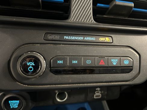 Used 2025 Ford Maverick XLT w/ Equipment Group 302A AWD/4WD image 17