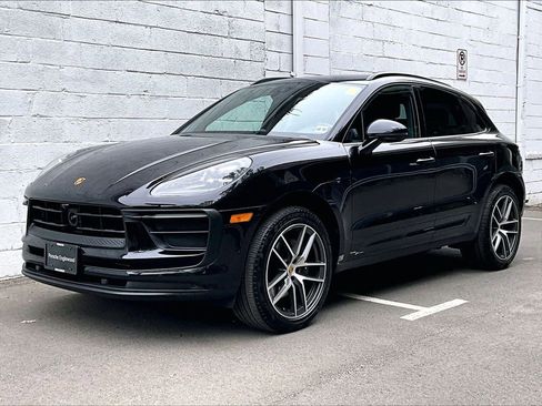 Used 2025 Porsche Macan AWD/4WD image 1