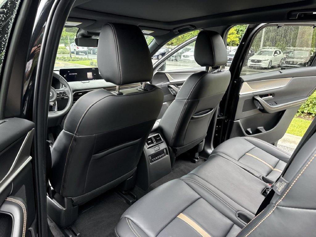 Certified 2025 MAZDA CX-70 Plug-In Hybrid w/ Premium Plus AWD/4WD image 34