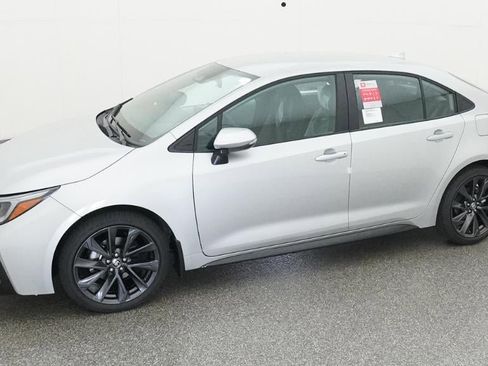 New 2026 Toyota Corolla SE FWD image 2