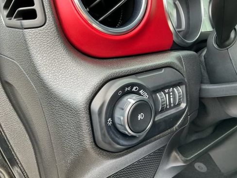 Used 2021 Jeep Wrangler Unlimited Rubicon AWD/4WD image 28