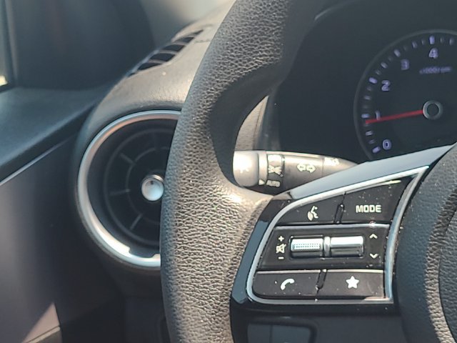 Used 2024 Kia Forte LXS FWD image 17
