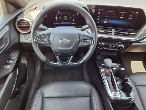 Used 2024 Chevrolet Trax RS w/ Driver Confidence Package FWD image 5