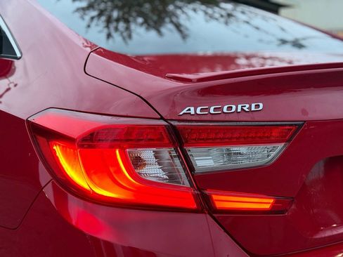 Used 2018 Honda Accord Sport image 11