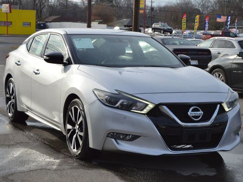 Used 2018 Nissan Maxima 3.5 SV image 2
