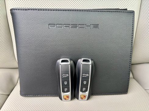 Used 2026 Porsche Cayenne Coupe AWD/4WD image 34