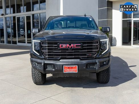 Used 2024 GMC Sierra 1500 AT4X image 2