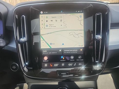 Certified 2025 Volvo XC40 B5 Core AWD/4WD image 23