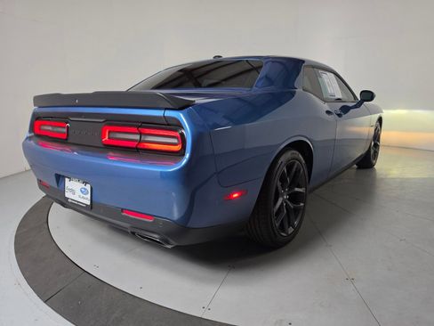 Used 2022 Dodge Challenger R/T w/ Driver Convenience Group image 5