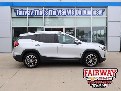 Used 2019 GMC Terrain SLT FWD image 1